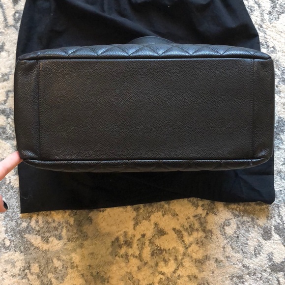 CHANEL Grand Shopping Tote - Picture 3 of 7